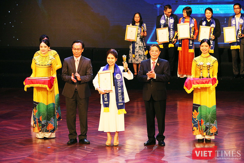 vt_top cn 40 - 2.jpg