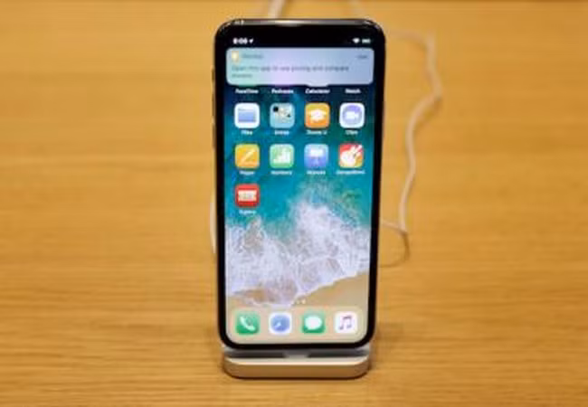 Màn hình iPhone X và Galaxy Note 8: Loại nào dễ bị “bóng mờ” hơn? ảnh 1