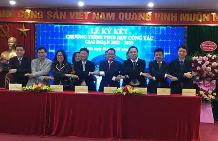 Lãnh đạo Sở Thông tịn và Truyền thông Hà Nội ký kết hợp tác với các vụ, cục chức năng của Bộ Thông tin và Truyền thông và Hội Tin học Viễn thông Hà Nội