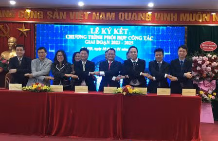 Lãnh đạo Sở Thông tịn và Truyền thông Hà Nội ký kết hợp tác với các vụ, cục chức năng của Bộ Thông tin và Truyền thông và Hội Tin học Viễn thông Hà Nội