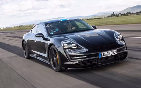 Mẫu xe chạy điện Taycan của Porsche