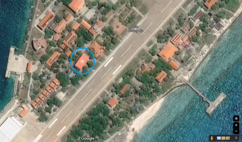 Hình ảnh quốc kỳ Việt Nam tại đảo Trường Sa Lớn trên Google Maps và Google Earth