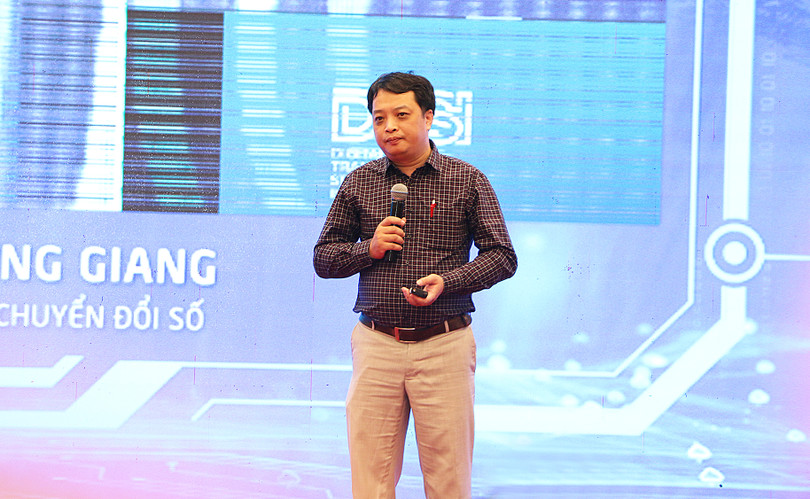 Ông Lê Nguyễn Trường Giang chia sẻ về đề tài chuyển đổi số tại Diễn đàn thúc đẩy tiến trình Chuyển đổi số quốc gia