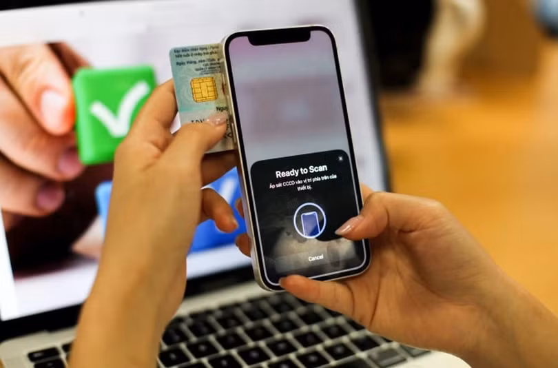 Nhiều người gặp khó khi xác thực sinh trắc học, chuyên gia và ngân hàng nói gì?