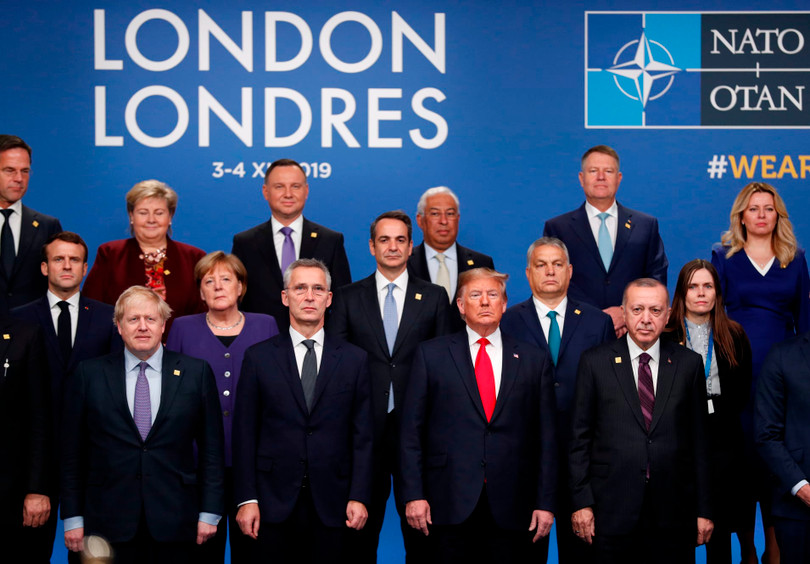 Các nhà lãnh đạo chụp hình kỷ niệm tại Watford, London ngày 4/12 (Ảnh: AFP)