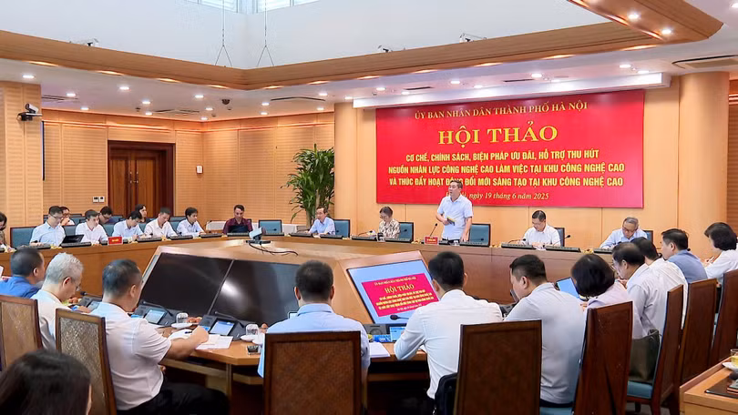 Hội thảo đột phá cơ chế chính sách thu hút nguồn nhân lực Công nghệ cao của UBND TP Hà Nội.