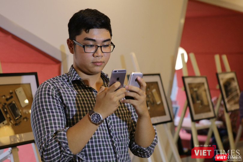 Từ iPhone đời đầu đến iPhone X lần đầu tiên hội tụ trong một triển lãm tại Hà Nội ảnh 6