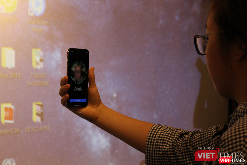 Từ iPhone đời đầu đến iPhone X lần đầu tiên hội tụ trong một triển lãm tại Hà Nội ảnh 16