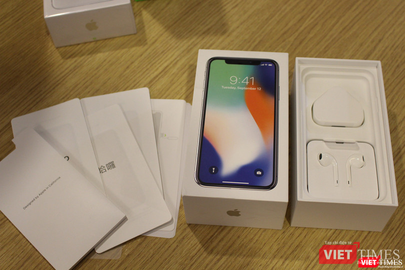Từ iPhone đời đầu đến iPhone X lần đầu tiên hội tụ trong một triển lãm tại Hà Nội ảnh 13