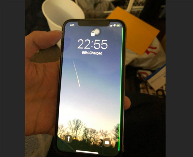 iPhone X dính lỗi sọc màn giống Galaxy S7 edge ảnh 2