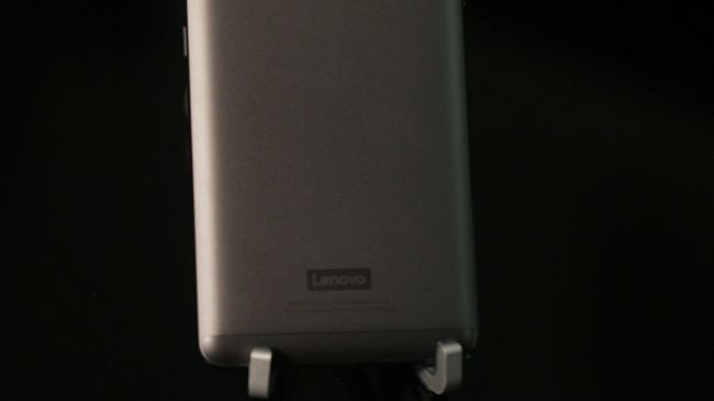 Đánh giá Lenovo P2: To và nặng, màn hình đẹp ảnh 6