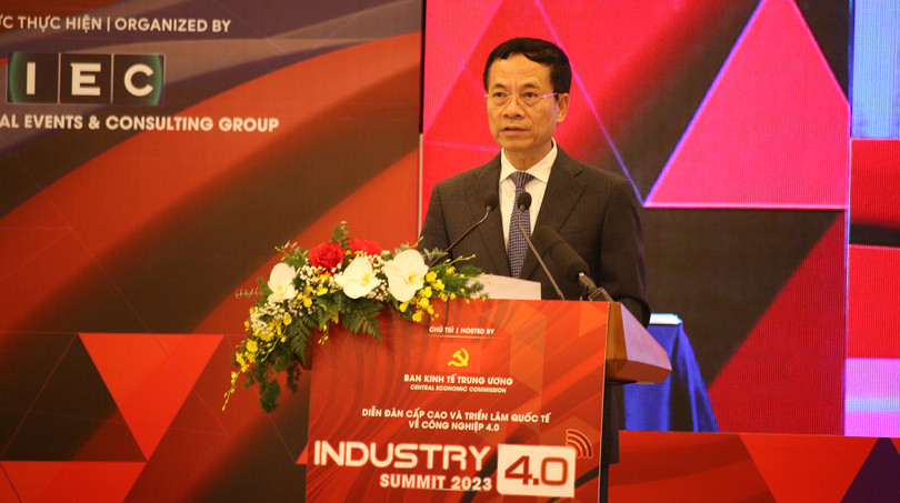 Bộ trưởng Bộ Thông tin và Truyền thông Nguyễn Mạnh Hùng 