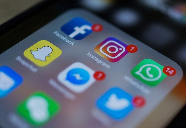 Facebook thông báo họ đang tạm hoãn hoạt động của khoảng 200 ứng dụng để chờ điều tra xem có sử dụng sai mục đích đối với dữ liệu người dùng không (Ảnh Getty Images)