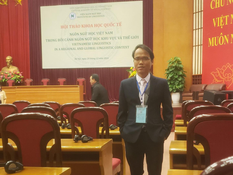Đồng tác giả CVNSS 4.0 Kiều Trường Lâm tại Hội thảo do Viện Ngôn ngữ học tổ chức tháng 12/2020. Ảnh: NVCC Đồng tác giả CVNSS 4.0 Kiều Trường Lâm tại Hội thảo do Viện Ngôn ngữ học tổ chức tháng 12/2020. Ảnh: NVCC