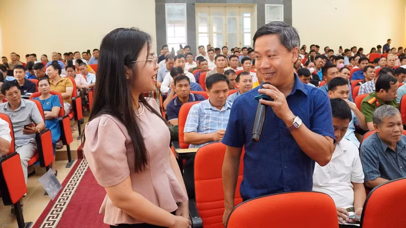 Cán bộ địa phương tích cực tương tác, tập trung lĩnh hội cập nhật kiến thức số để phục vụ người dân