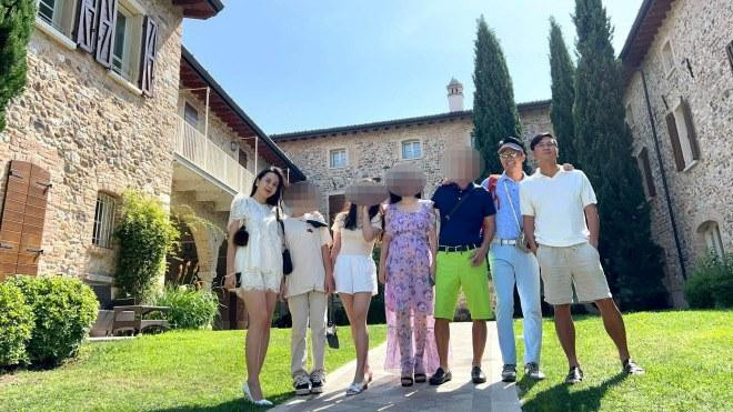 Hồ Hoài Anh, Lưu Hương Giang và Hồng Đăng trong chuyến du lịch tại Ý và Tây Ban Nha (ảnh FBNV)