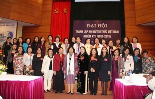 GS TSKH Phạm Thị Trân Châu: Phụ nữ được bình đẳng hơn trong cách mạng công nghiệp lần thứ 4 ảnh 1