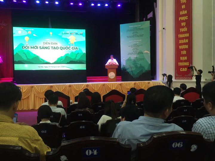 PGS TS Phạm Bảo Sơn - Phó Giám đốc Đại học Quốc gia Hà Nội phát biểu khai mạc Diễn đàn