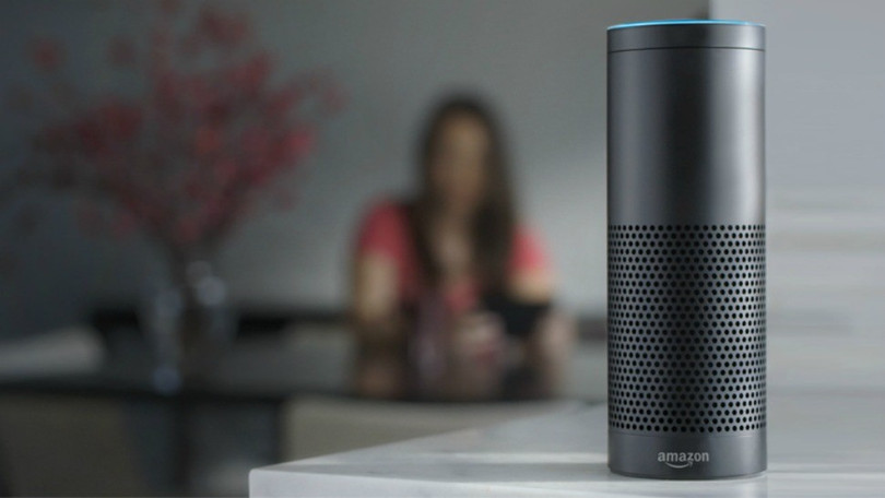 Loa thông minh Echo của Amazon tích hợp trợ lý ảo Alexa để thực hiện mệnh lệnh của người dùng (ảnh: Komando)