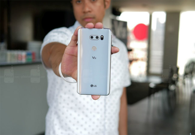 LG V30 chính thức ra mắt: quay và chỉnh sửa video cực "đỉnh" ảnh 1
