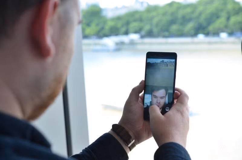 Nokia 8 chính thức ra mắt với viền dày, camera có tính năng “bothie” ảnh 12