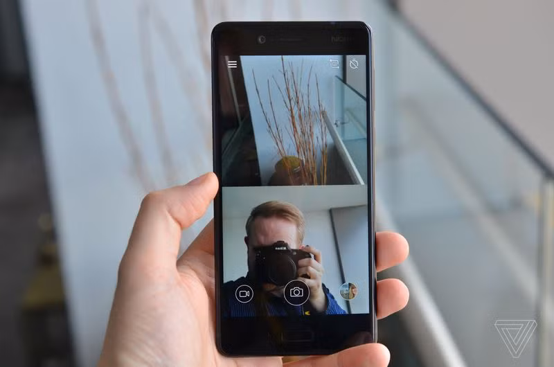 Nokia 8 chính thức ra mắt với viền dày, camera có tính năng “bothie” ảnh 2