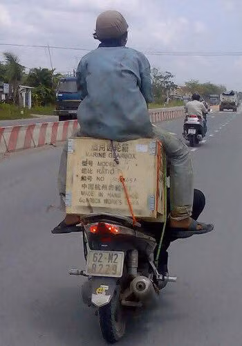 Cười đau bụng với "Người vận chuyển" phiên bản Việt Nam ảnh 22