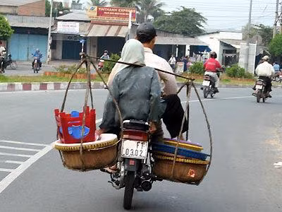Cười đau bụng với "Người vận chuyển" phiên bản Việt Nam ảnh 14