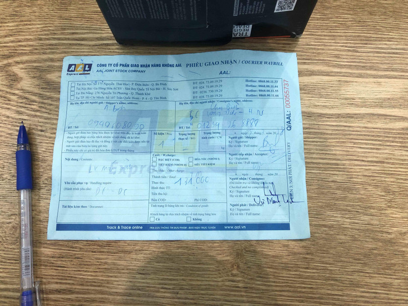 Gửi chuyển phát, bị móc trộm máy ảnh trị giá 106 triệu đồng ảnh 3