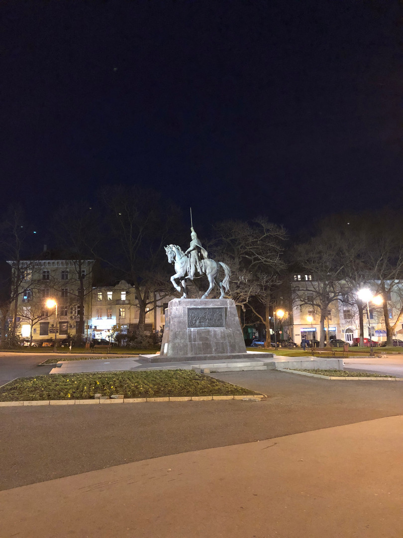 Chụp đêm với iPhone X, S9+, Pixel 2 XL và Note 8: Bạn thấy smartphone nào chụp đẹp hơn? ảnh 18