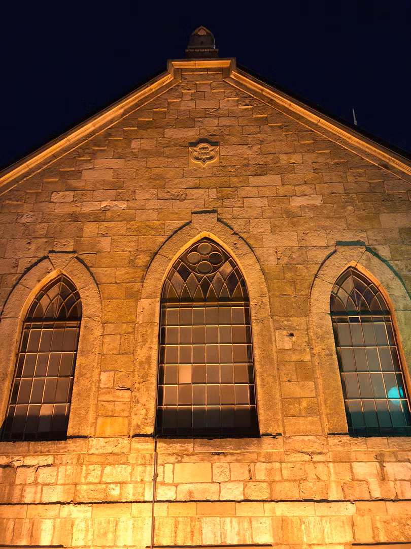 Chụp đêm với iPhone X, S9+, Pixel 2 XL và Note 8: Bạn thấy smartphone nào chụp đẹp hơn? ảnh 3