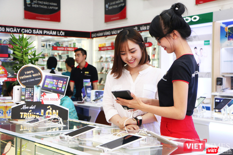 FPT Shop tặng voucher giảm giá và giao hàng trong vòng 1 giờ ảnh 1