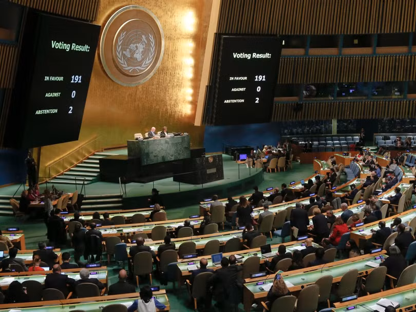 Tổng thống Putin follow 19 người trên Twitter, trong đó có một người đã chết cách đây 5 năm ảnh 19