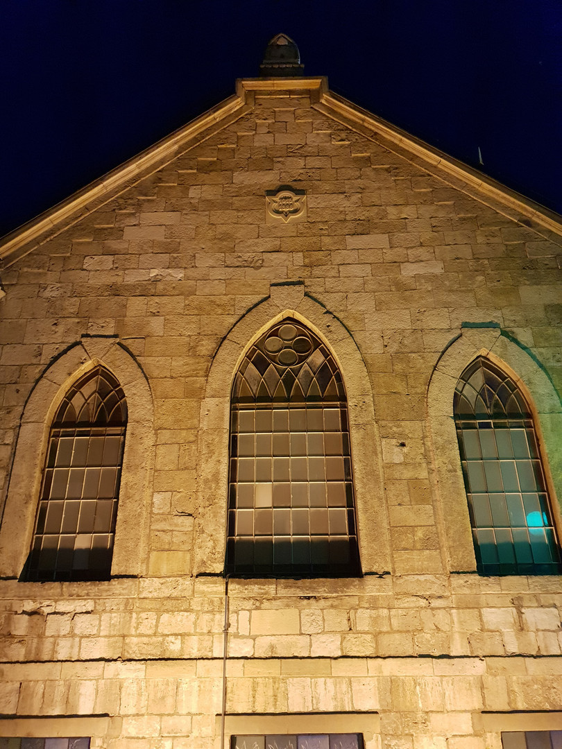 Chụp đêm với iPhone X, S9+, Pixel 2 XL và Note 8: Bạn thấy smartphone nào chụp đẹp hơn? ảnh 1