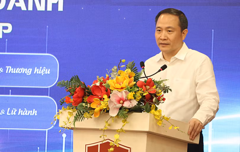 PGS.TS Lê Trung Thành, Hiệu trưởng Trường Đại học Kinh tế (UEB) tại Lễ ra mắt 4 chuyên ngành đào tạo mới