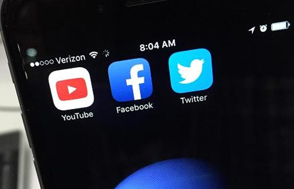 Facebook, Twitter và Google từng bị kiện vì "hỗ trợ tài liệu" cho các nhóm khủng bố.