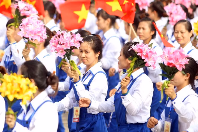 Tổng Liên đoàn Lao động Việt Nam đang lập đề án thực hiện thí điểm xây dựng 15 thiết chế phục vụ đời sống công nhân.