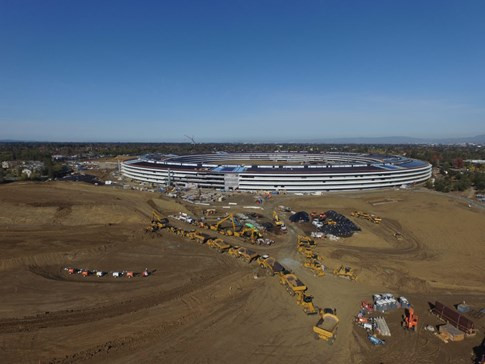 Toàn cảnh trụ sở 'phi thuyền' của Apple - ảnh 2