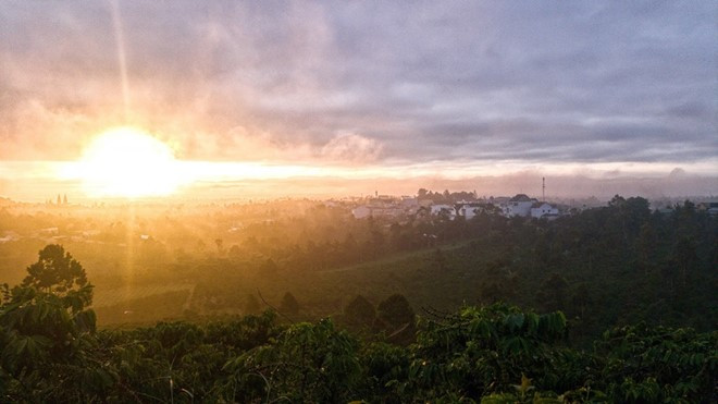 Galaxy J7 Prime phù hợp để chụp ngoại cảnh nhờ hỗ trợ chế độ chụp Panorama lẫn HDR (High Dynamic Range - dải tương phản động rộng).