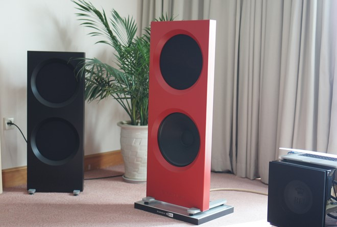 Tổ chức tại khách sạn Deawoo, những nhà phân phối hàng đầu trong nước sẽ có gian phòng riêng để phô diễn những dàn âm thanh đình đám nhất của mình.