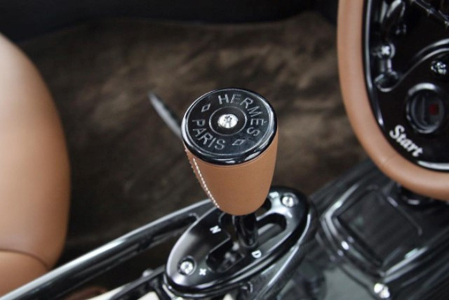 Nội thất mang nhiều dấu ấn của hãng thời trang cao cấp. Ảnh:Instagram.