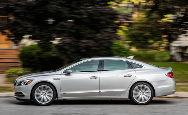 3. Buick: Với 4 model cùng số điểm tin cậy trung bình 75, hãng xe Mỹ Buick lọt top 3 năm nay.