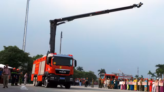 Mẫu xe TLF Hret CAFS 5400 được trang bị cho Cảnh sát PCCC Hà nội - (Nguồn Internet)