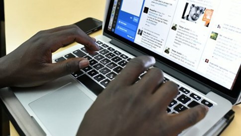 Cách phòng tránh những trang tin tức giả mạo ảnh 1