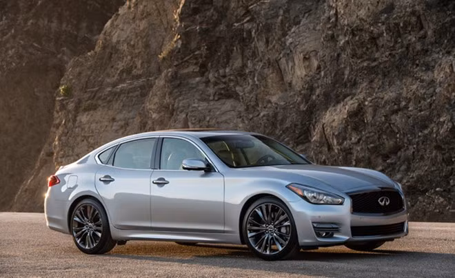 8. Infiniti: Thương hiệu hạng sang của Nissan tăng 16 bậc lên vị trí thứ 8. 4 dòng xe được tiến cử đưa Infiniti đạt số điểm tin cậy 62.