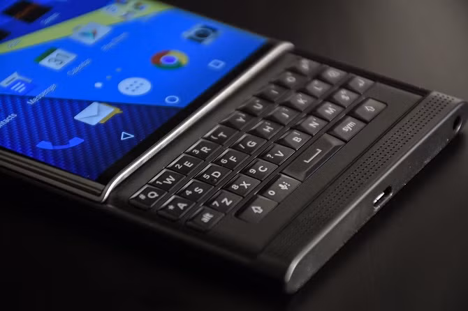 BlackBerry sẽ sớm ra mắt smartphone với bàn phím QWERTY