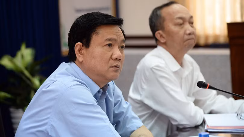 Bí thư Thành ủy Đinh La Thăng phê bình lãnh đạo Trung tâm điều hành chống ngập nước TP.HCM - Ảnh: Tự Trung