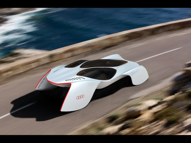 Audi Avatar lướt đi trên mặt đường.