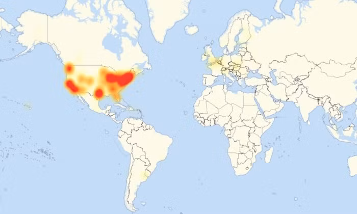 Mirai thao túng các thiết bị IoT để tạo nên một mạng lưới lớn. Các thiết bị này sau đó được sử dụng để gửi request liên tục đến các website, gây quá tải và sập mạng.