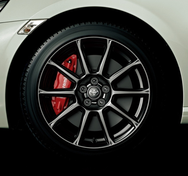 Xe ế nhất Việt Nam có phiên bản màu cam rực rỡ ở Nhật ảnh 5